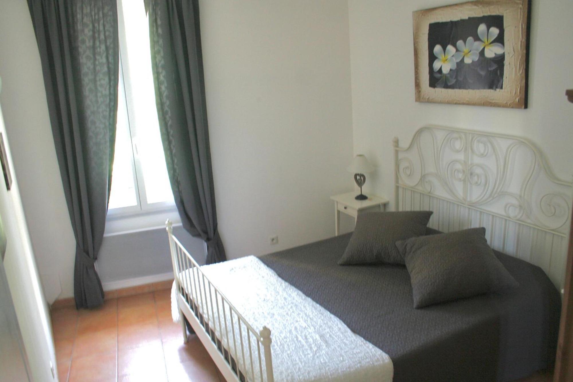 Gites Avec Piscine Et Jacuzzi Au Mas De Cadoule Saint-Just  Room photo